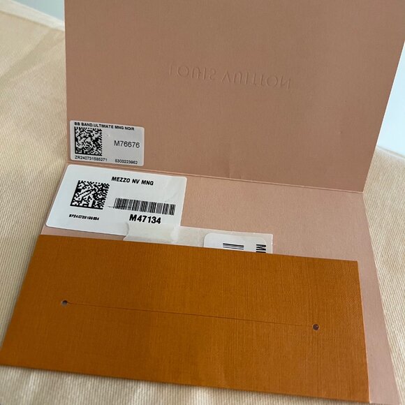 LOUIS VUITTON ~ MEZZO (EUC) - Picture 14 of 16